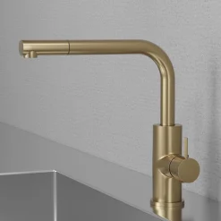 Keittiöhana Scandtap Steel Accent 90 D Sand, APK-liitäntä ja ulosvedettävä juoksuputki, messinki