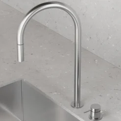 Keittiöhana Scandtap Steel Harmonized K2P Original, ulosvedettävä juoksuputki, ruostumaton teräs