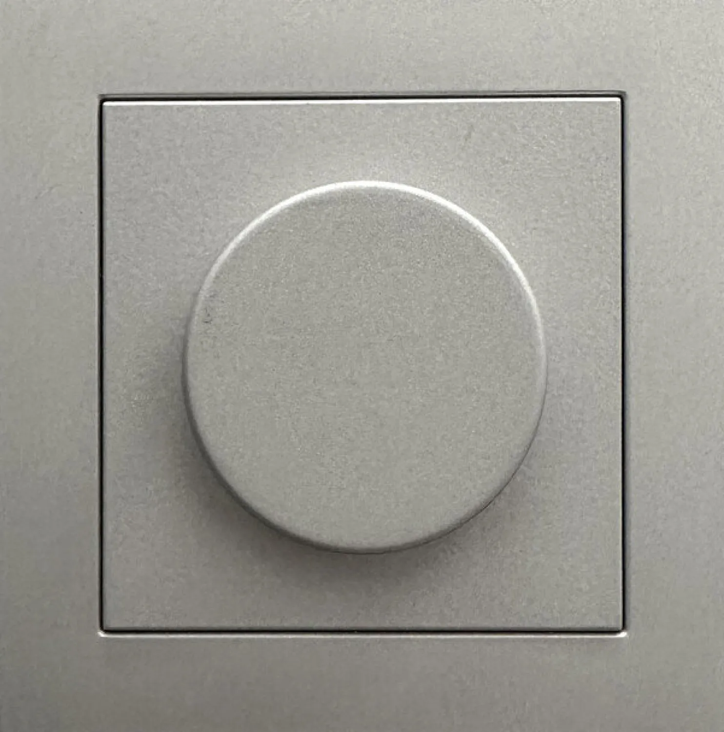 LED-himmennin Tamcontrol Visio S peitelevyllä ja säädinpainikkeella - eri värejä