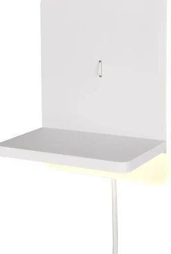 LED-seinävalaisin latausasemalla Trio Fairfield