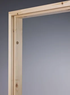 Mäntykarmi puuvalmis Swedoor 600 92 mm