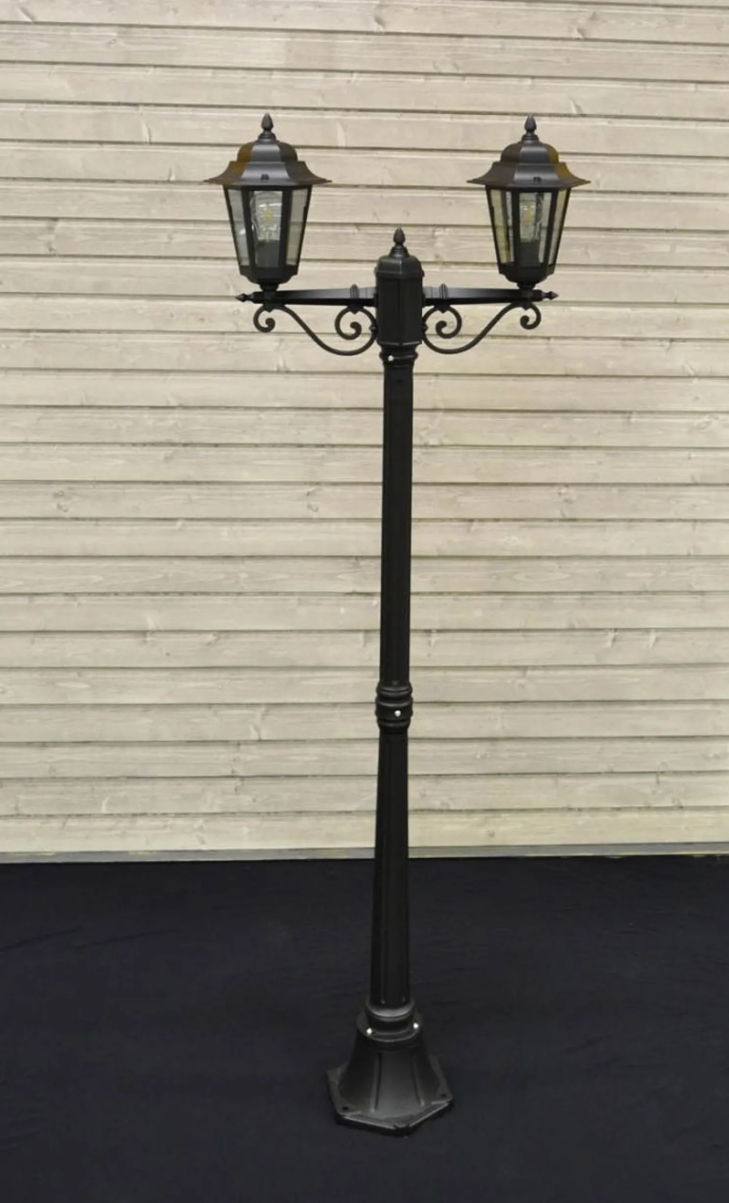 Pylväsvalaisin Noor Milano Mini 1745x535 mm 2-osainen musta
