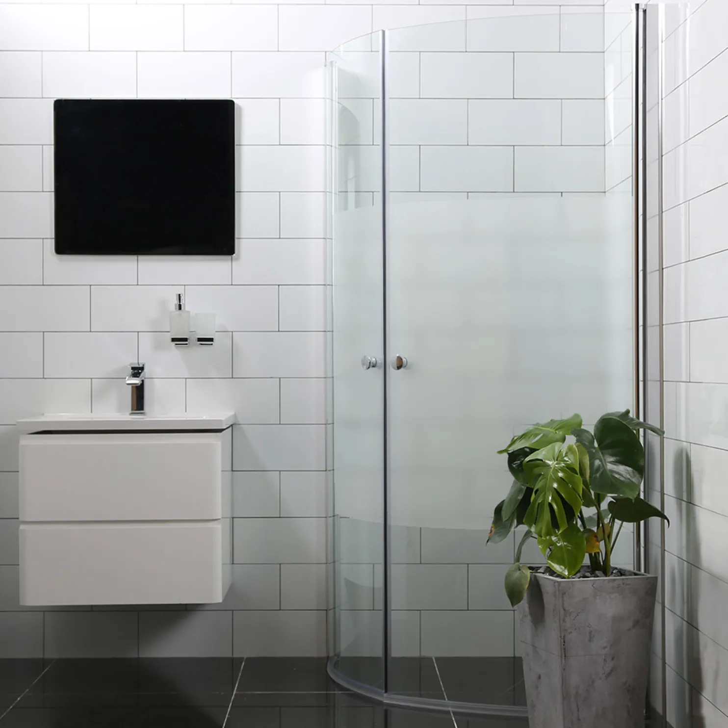 Suihkunurkka Bathlife Mångsidig Vital ovi 900 + ovi 900 kaareva osittain himmeä