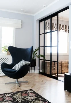 Tilanjakaja/liukuovi Mirror Line Ruudukko musta kahdella ovella matala malli mittatilaus