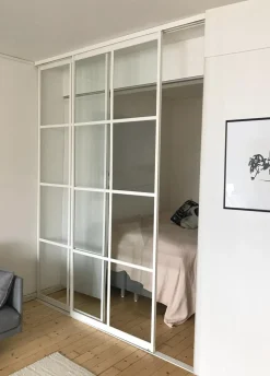 Tilanjakaja/liukuovi Mirror Line Ruudukko valkoinen kahdella ovella matala malli mittatilaus