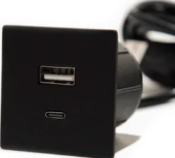 USB-pistorasia Limente PICK-2, neliö, eri värejä