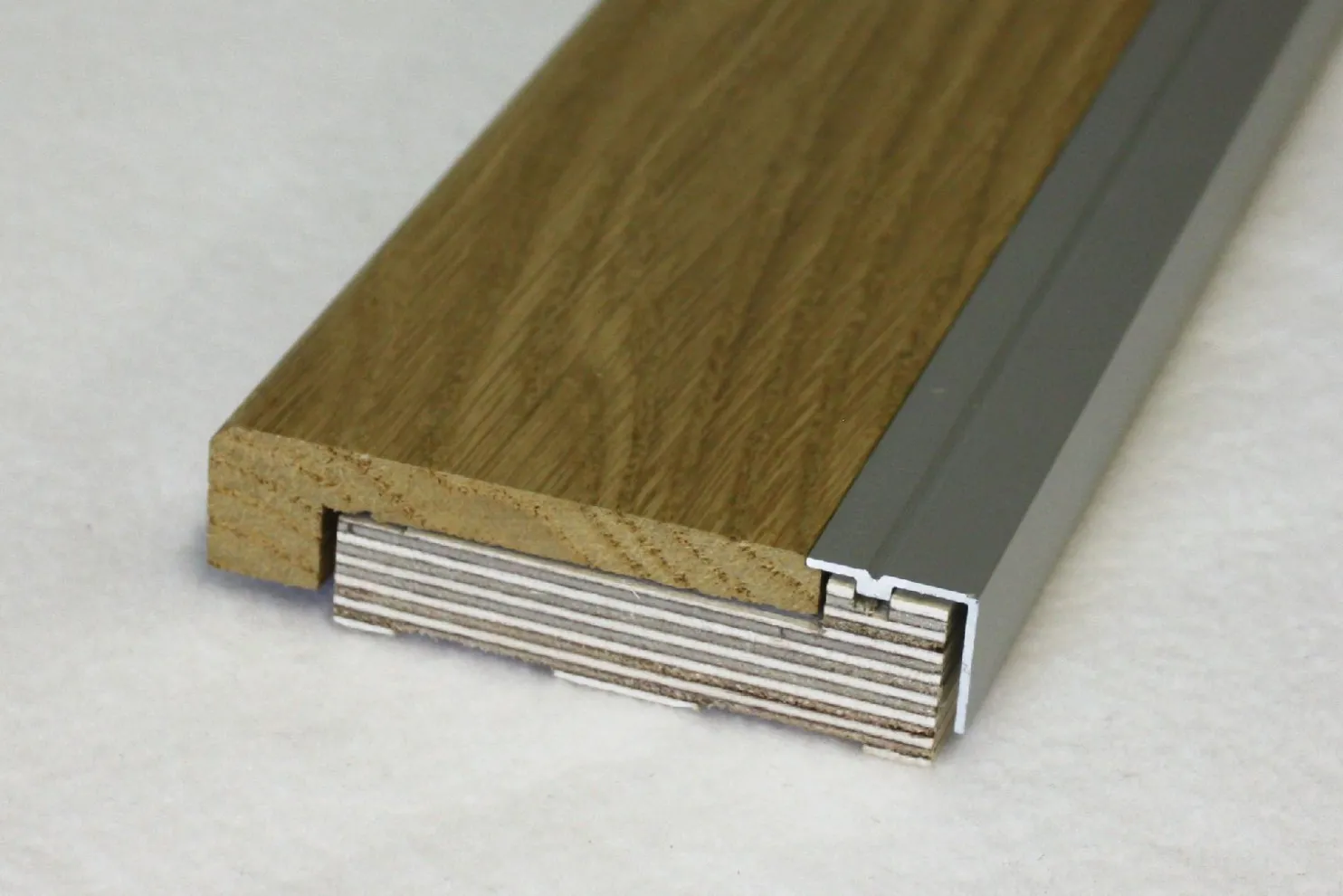 Vedeneristekynnys Panelia Woods Pro, 22x92x1010mm M10, tammilakattu, eri kyntekorkoja